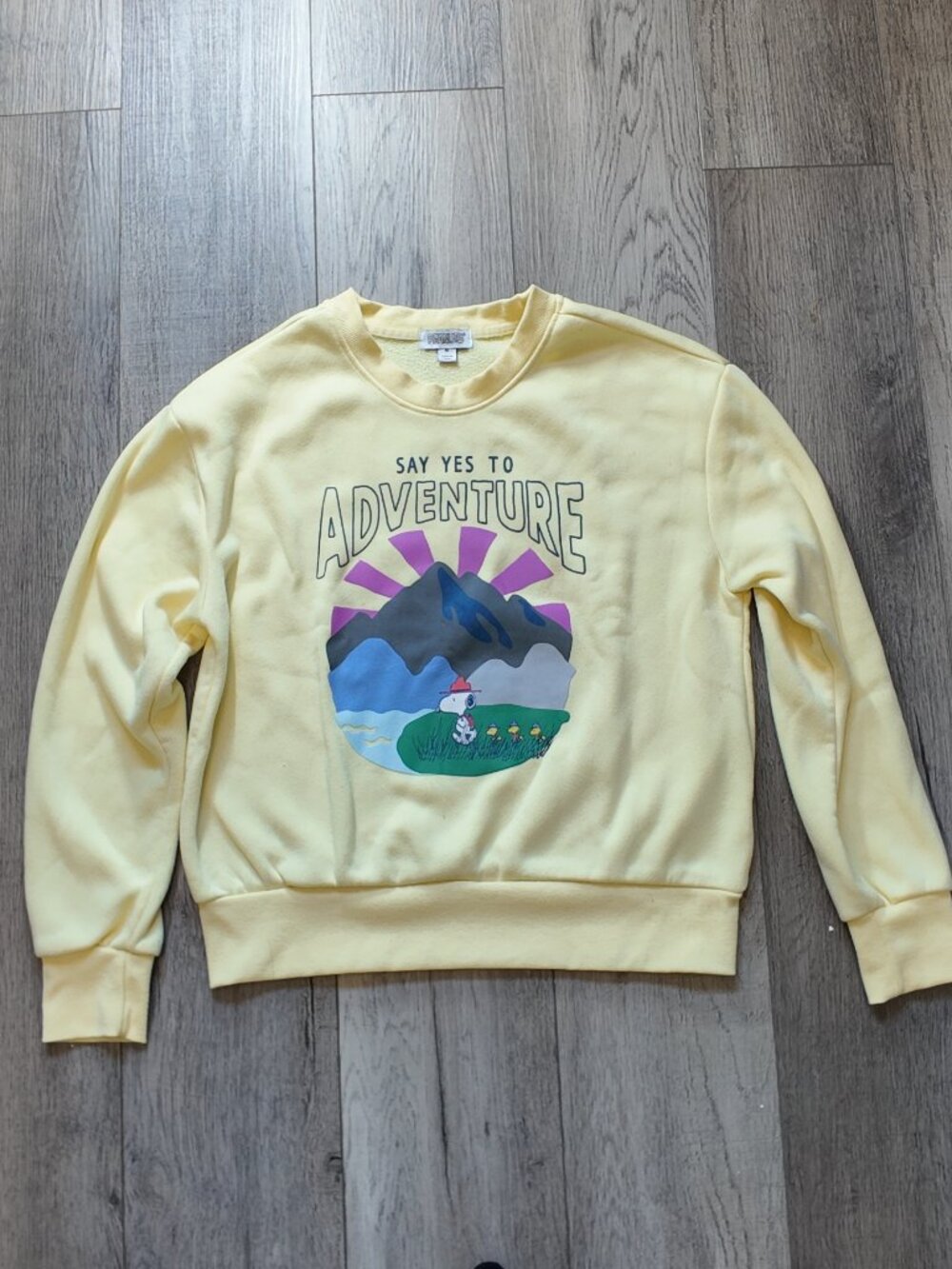 Peanuts Snoopy Say Yes To Adventure Crewneck Sweatshirt Yellow Size M